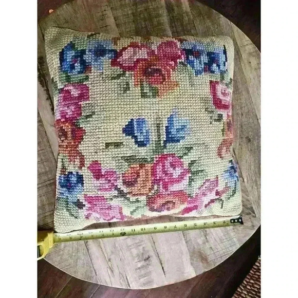 Vintage Needle Point Floral Pillow 17x17/ Velvet Backing Beautiful Colors - Picture 15 of 16